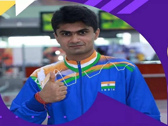 पीएम मोदी ने की सुहास एलवाई से बात 